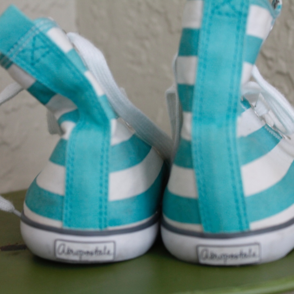 4/$20 Aeropostale blue and white striped high tops - Picture 5 of 7